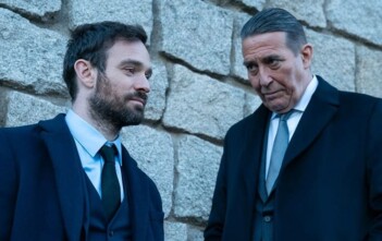 Πρώτο Trailer Απο Την Νέα Σειρά "Kin" Πρώτο Trailer Απο Την Νέα Σειρά "Kin"