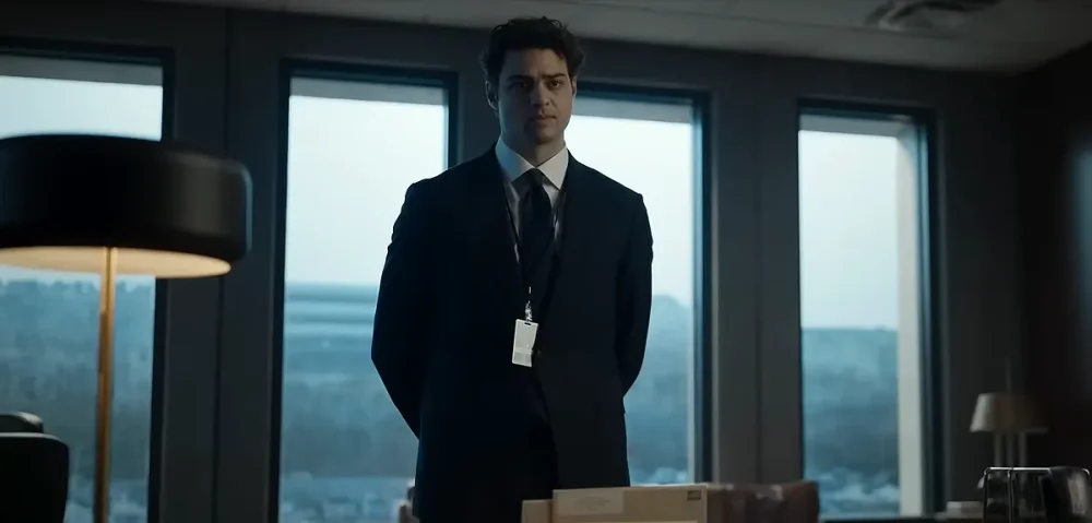 Trailer Από Τη Δεύτερη Σεζόν Του "The Recruit"