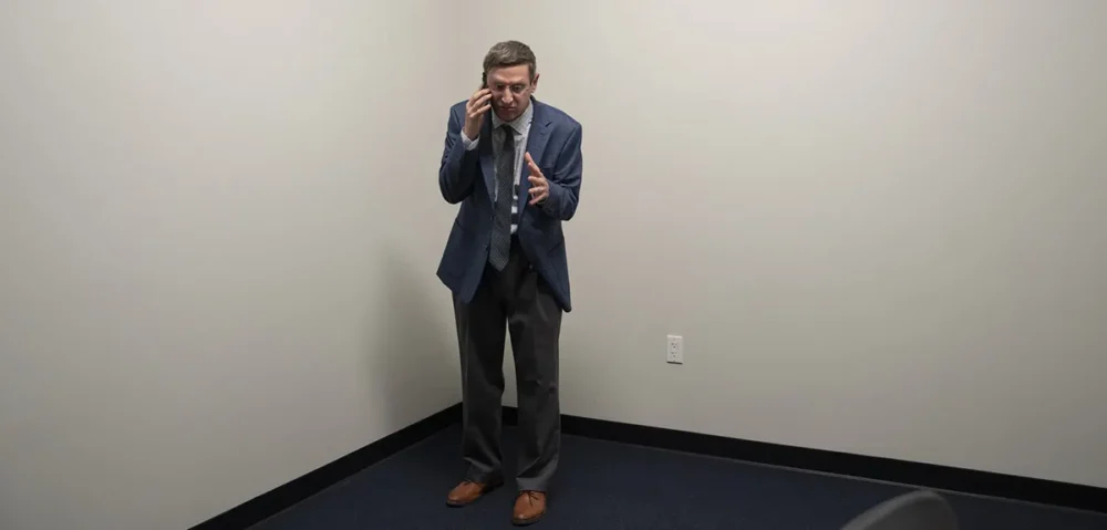 Trailer Από Τη Νέα Σειρά "The Chair Company"